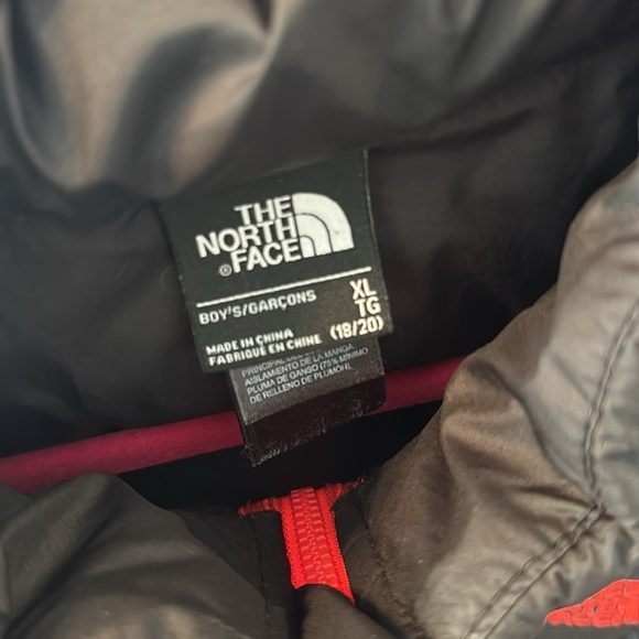 boys north face coat - Picture 3 of 3